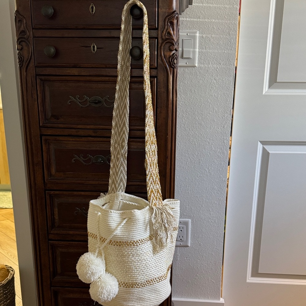 Brand New authentic Wayuu Mochila hand made Colombian Bucket  Shoulder Bag